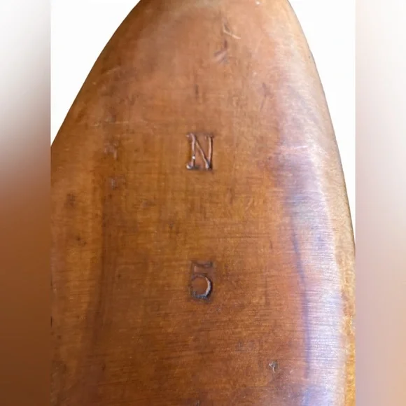 Vintage Wooden Shoe Tree Rare Knife-Handle Style Patent Applied For Collectible - Picture 2 of 4